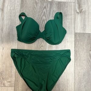 Tommy bahama green swimsuit 36d and M EUC